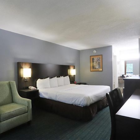 Greenville Inn & Suites ภายนอก รูปภาพ
