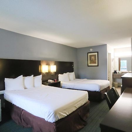 Greenville Inn & Suites ภายนอก รูปภาพ