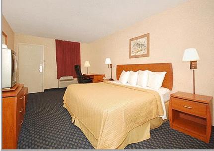 Greenville Inn & Suites ภายนอก รูปภาพ