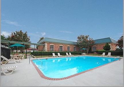 Greenville Inn & Suites ภายนอก รูปภาพ