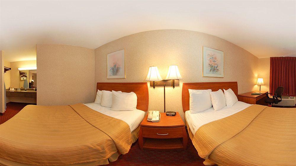 Greenville Inn & Suites ภายนอก รูปภาพ