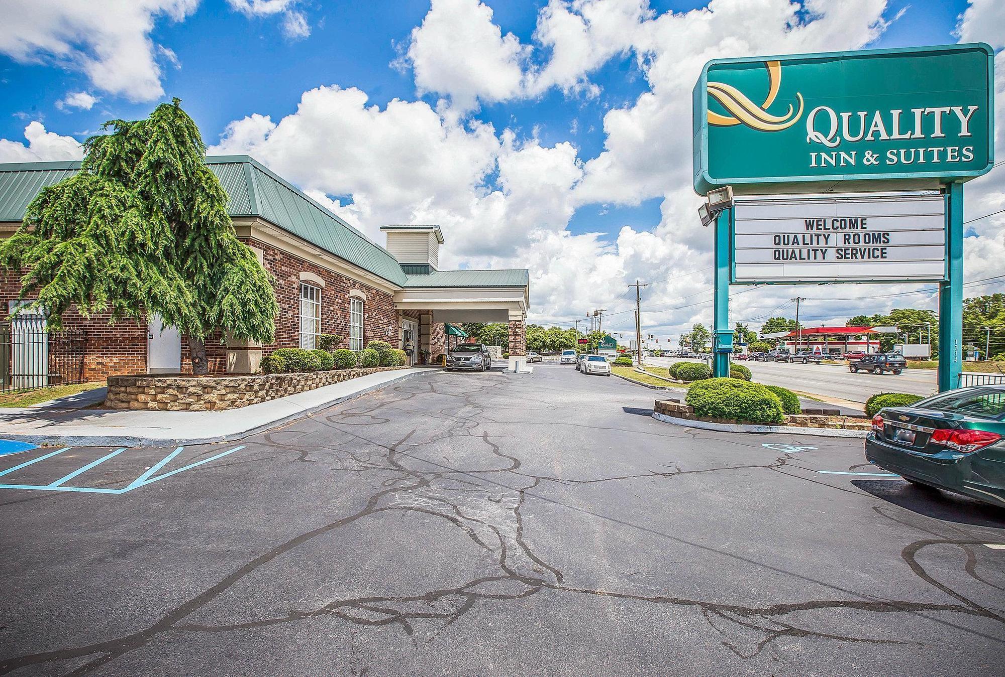 Greenville Inn & Suites ภายนอก รูปภาพ