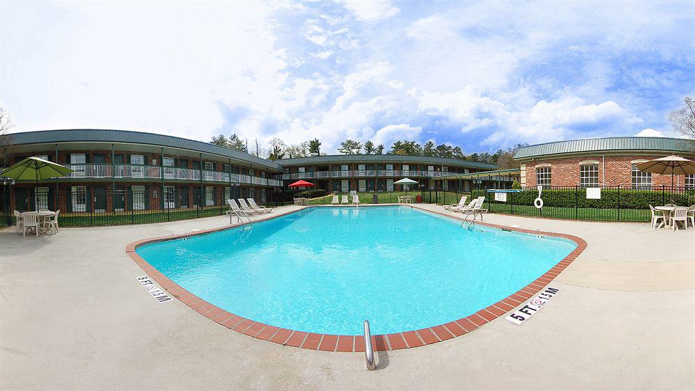 Greenville Inn & Suites ภายนอก รูปภาพ